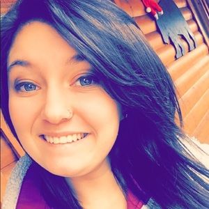 Meet your Posher, Alyson